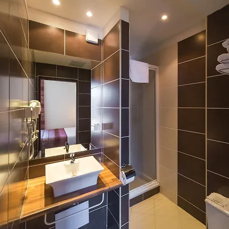 Le 21 2* Saint-Raphael (Var)
