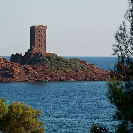 Le 21 2* Saint-Raphael (Var)