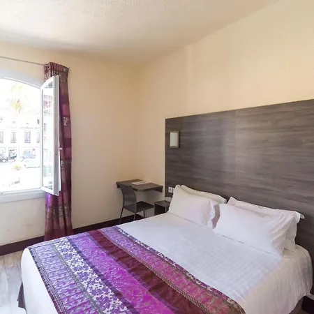 Готель Le 21 Сен-Рафаель