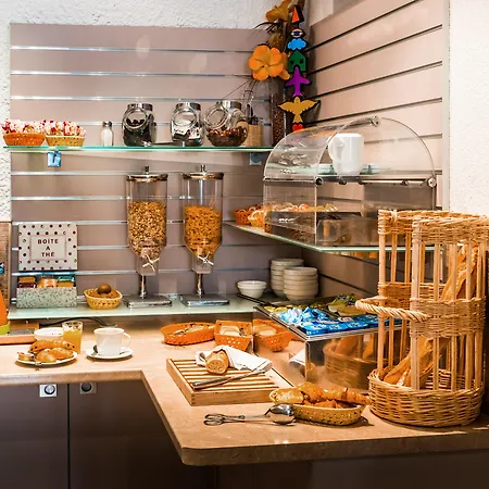 Le 21 Готель Сен-Рафаель