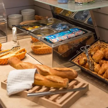 Le 21 Готель Сен-Рафаель