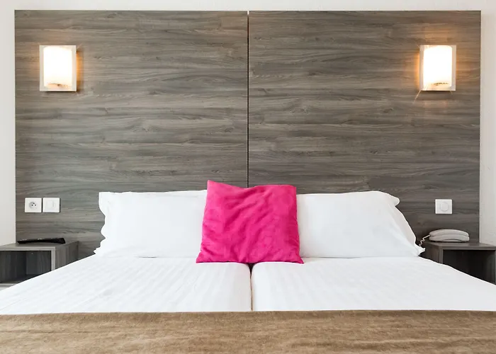 Le 21 2* Saint-Raphael (Var)