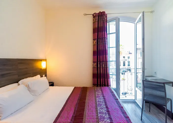 Le 21 2* Saint-Raphael (Var)