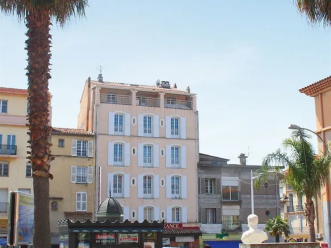 Le 21 2* Saint-Raphael (Var)